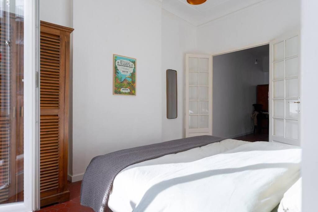 Superbe Appart, Central, Petit Balcon & Vue Place Marseille Luaran gambar