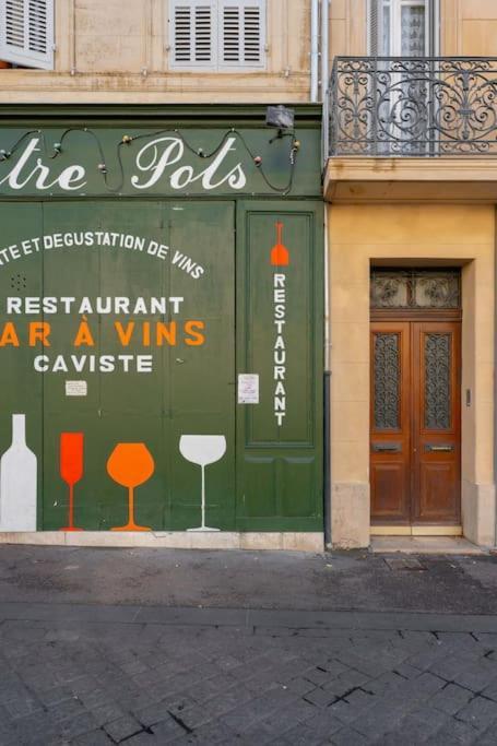 Superbe Appart, Central, Petit Balcon & Vue Place Marseille Luaran gambar