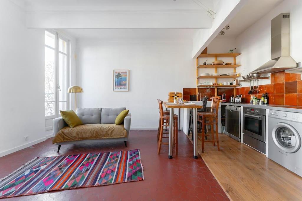 Superbe Appart, Central, Petit Balcon & Vue Place Marseille Luaran gambar