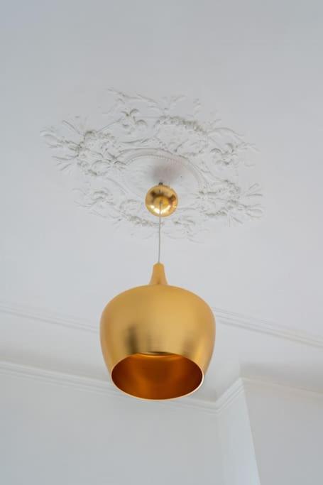 Superbe Appart, Central, Petit Balcon & Vue Place Marseille Luaran gambar
