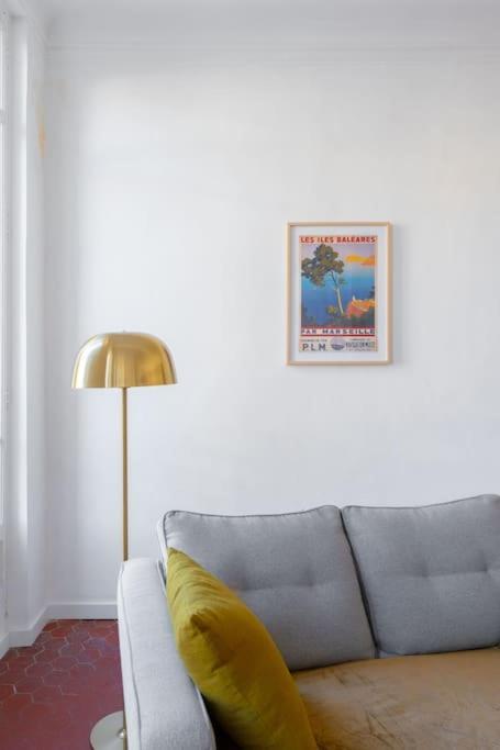 Superbe Appart, Central, Petit Balcon & Vue Place Marseille Luaran gambar