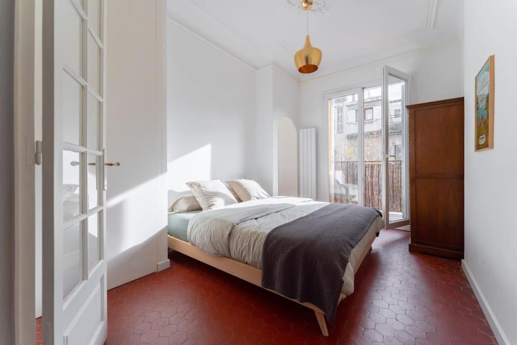Superbe Appart, Central, Petit Balcon & Vue Place Marseille Luaran gambar