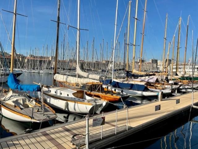 Superbe Appart, Central, Petit Balcon & Vue Place Marseille Luaran gambar