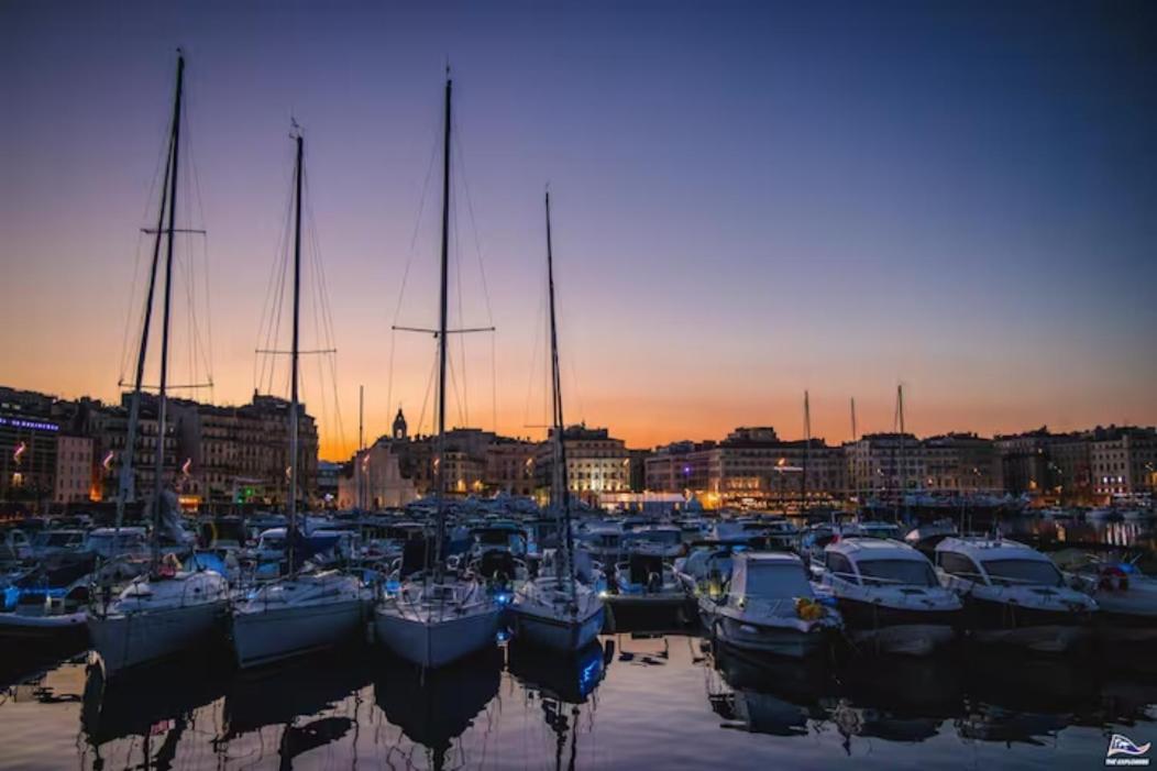 Superbe Appart, Central, Petit Balcon & Vue Place Marseille Luaran gambar